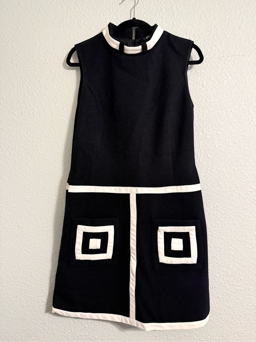 STYLEWE Black and White Sleeveless Mod Shift Dress